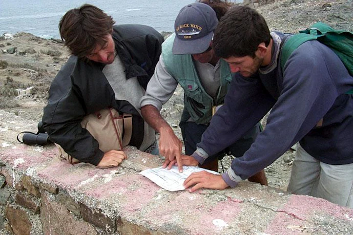Planeta Vivo Sociey was founded in 2001 by a small group of PhD students passionate about bringing the results of their research to a wider audience