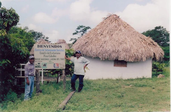 ProPetén promotes research into new forest products, as well as monitoring the ecology of the forest, and supporting community training